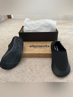 Brand new Elements kids black water shoes